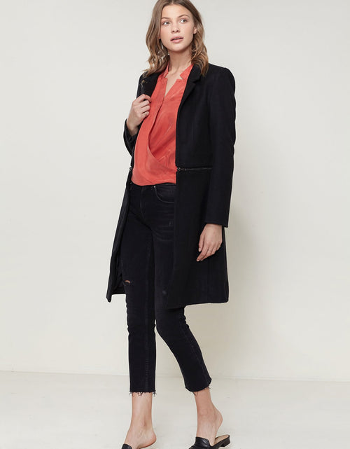 Load image into Gallery viewer, Women&#39;s Wool-blended Open Front Jacket In Black - buyzen
