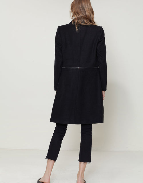 Load image into Gallery viewer, Women&#39;s Wool-blended Open Front Jacket In Black - buyzen
