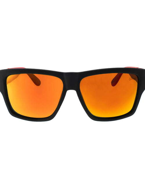 Load image into Gallery viewer, Jase New York Carter Sunglasses in Varsity Red - buyzen
