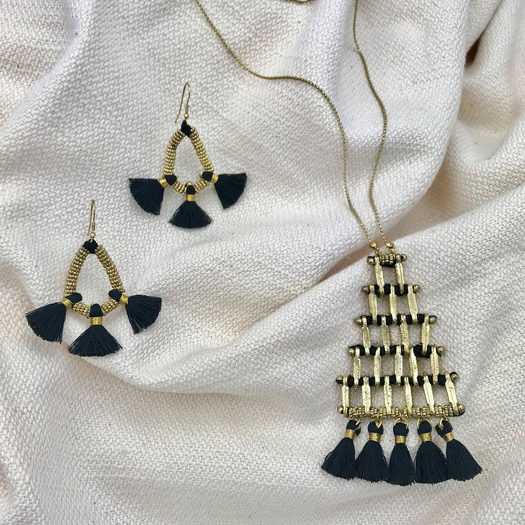 Kai Pyramid Necklace - buyzen